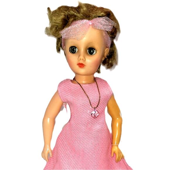 17" 50s Vintage Eegee Teenage "Miss Debutante" Fashion Doll with Dainty Necklace - Picture 3 of 12